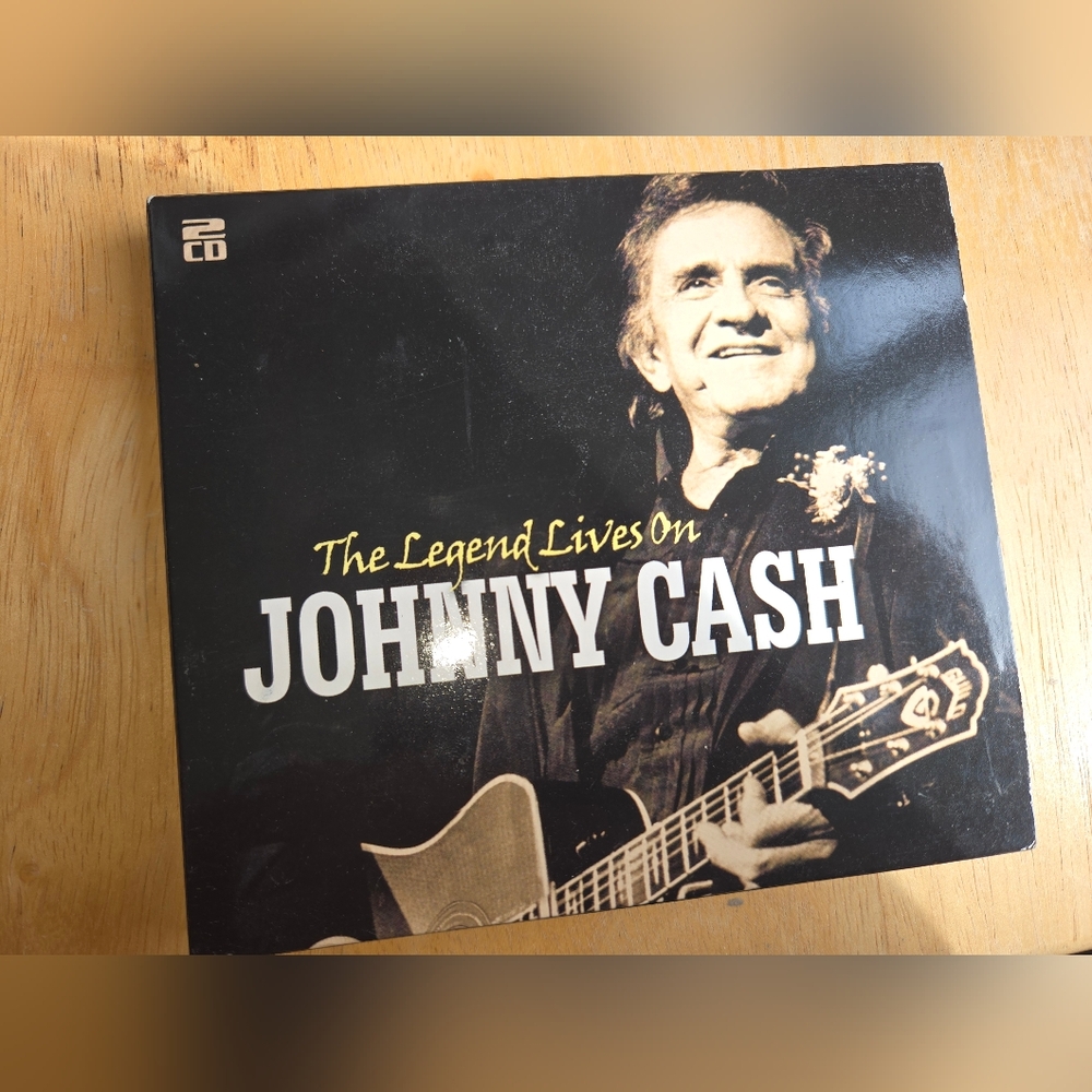 Johnny Cash CD The Legend Lives On